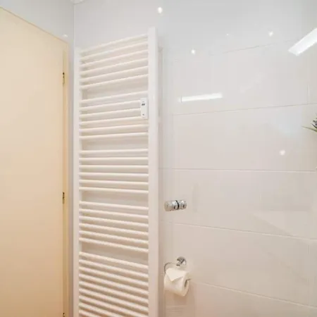 Bismarckstrasse 5a, App 4 *